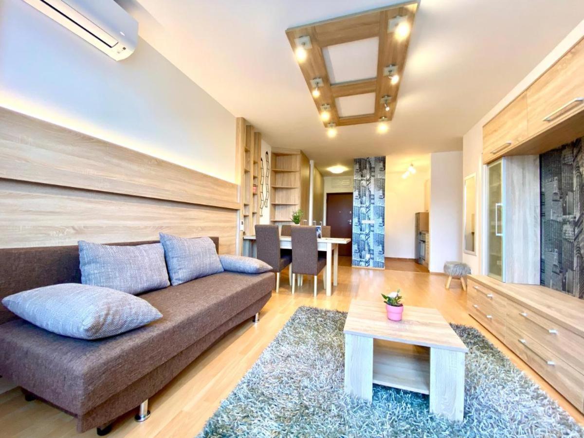 Keleti Studio Apartments Budapeste Exterior foto