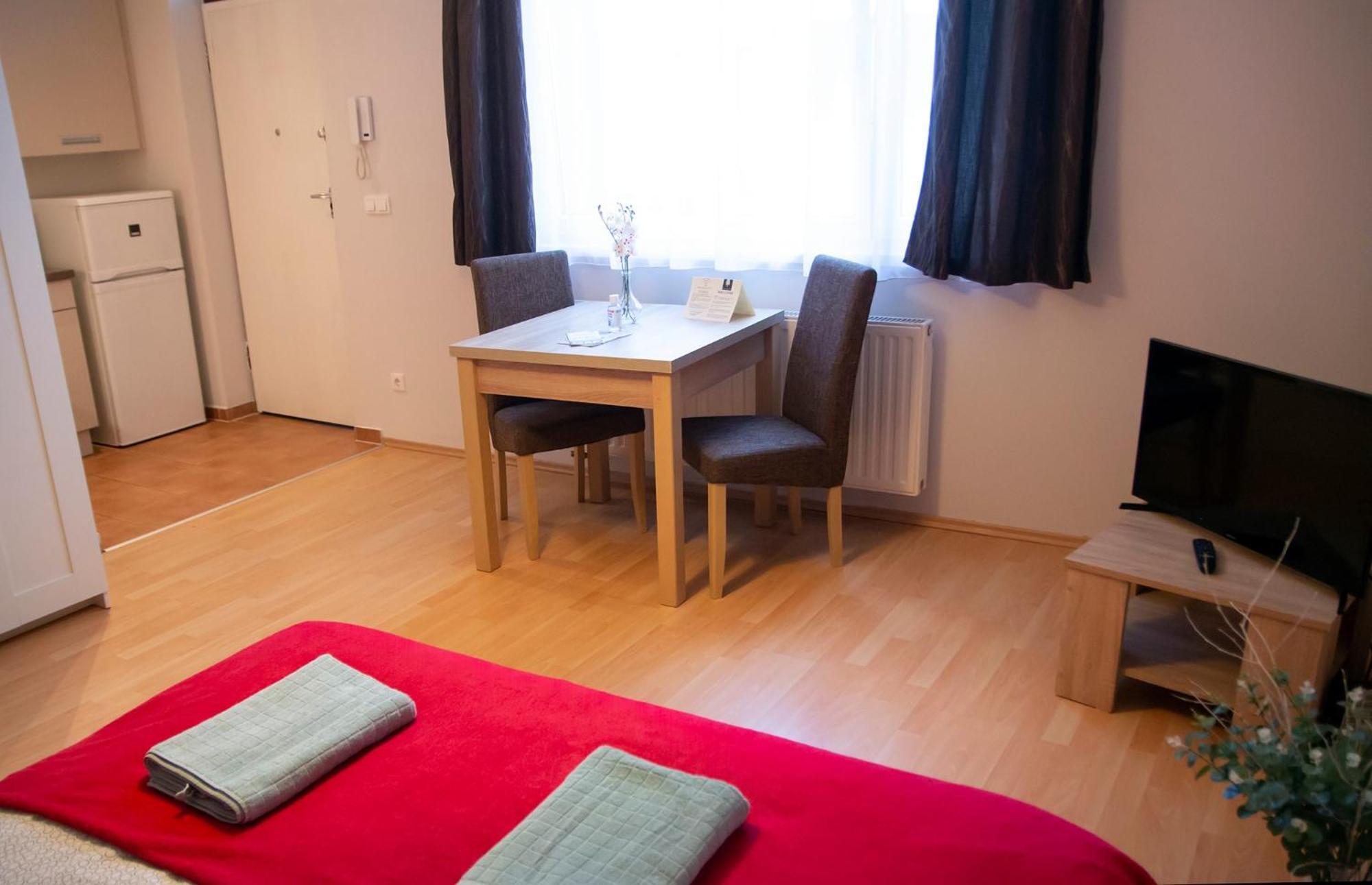 Keleti Studio Apartments Budapeste Exterior foto